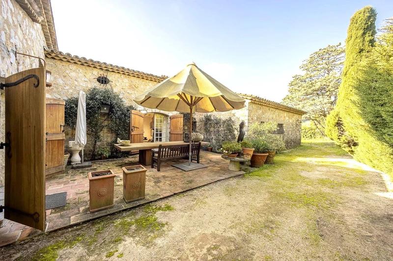 Maison - 252 m² - 7 pièces