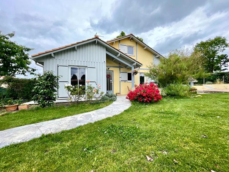 Maison - 160 m² - 6 pièces