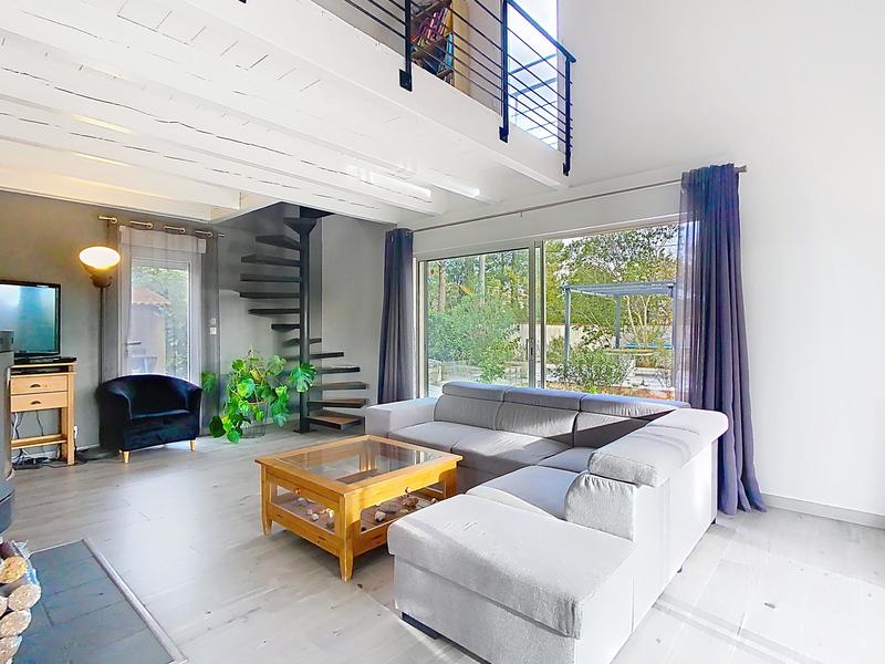 Maison - 200 m² - 5 pièces