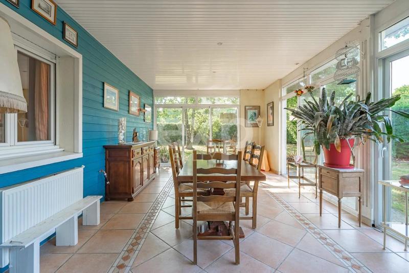 Maison - 295 m² - 12 pièces