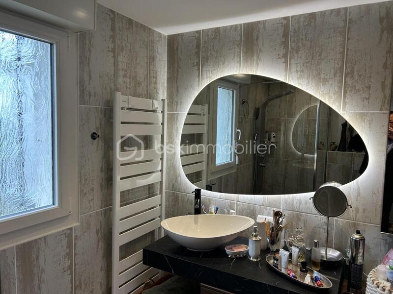 Maison traditionnelle - 145 m² - 7 pièces