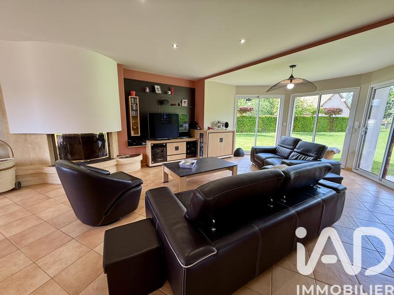 Maison - 220 m² - 8 pièces