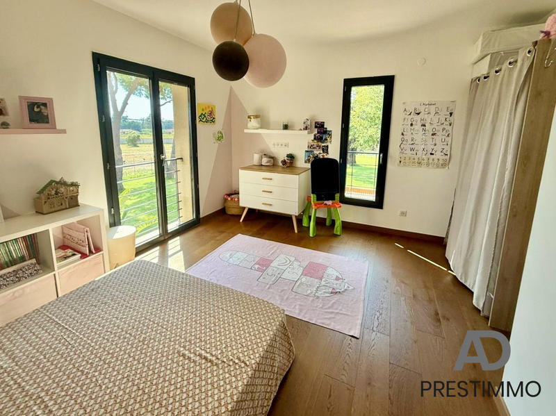 Villa - 250 m² - 6 pièces