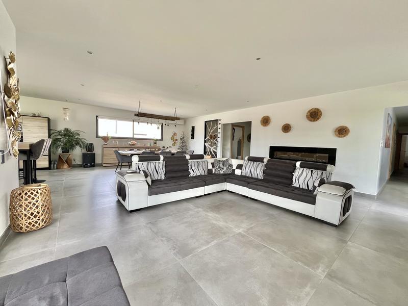 Villa - 169 m² - 5 pièces