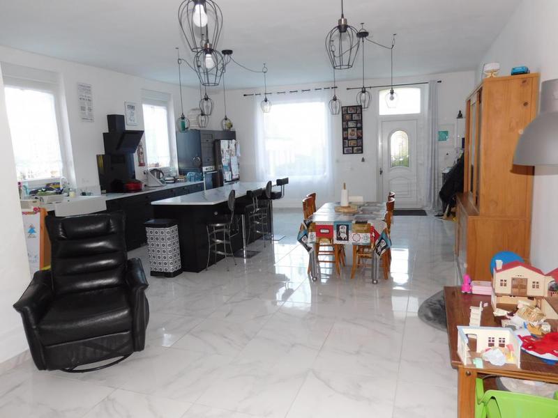 Maison - 250 m² - 7 pièces