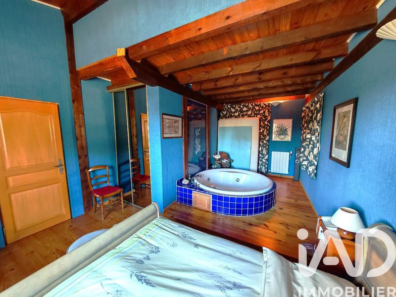 Maison - 212 m² - 5 pièces