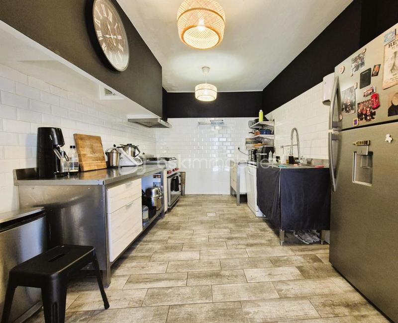 Immeuble - 240 m² - 10 pièces