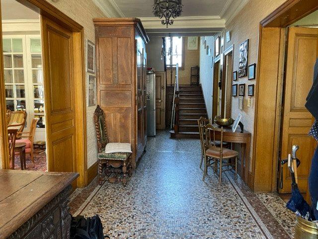 Maison - 316 m² - 10 pièces