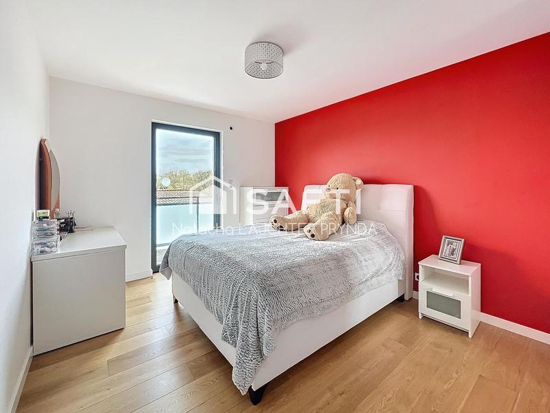 Maison - 240 m² - 7 pièces