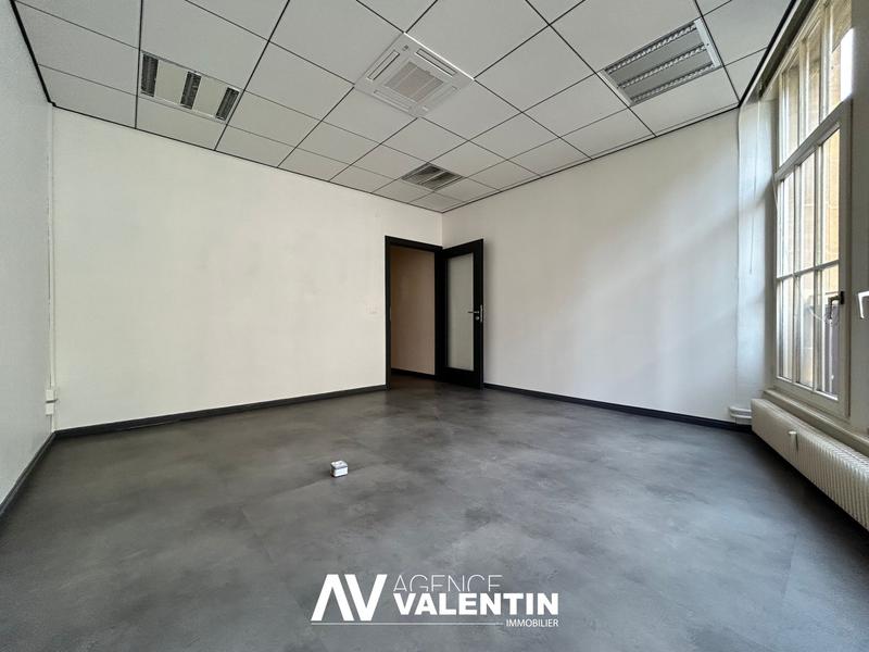 Local d'activités - 104 m²