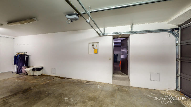 Demeure - 253 m² - 8 pièces