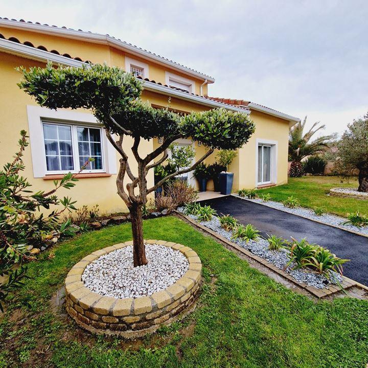 Maison traditionnelle - 230 m² - 6 pièces