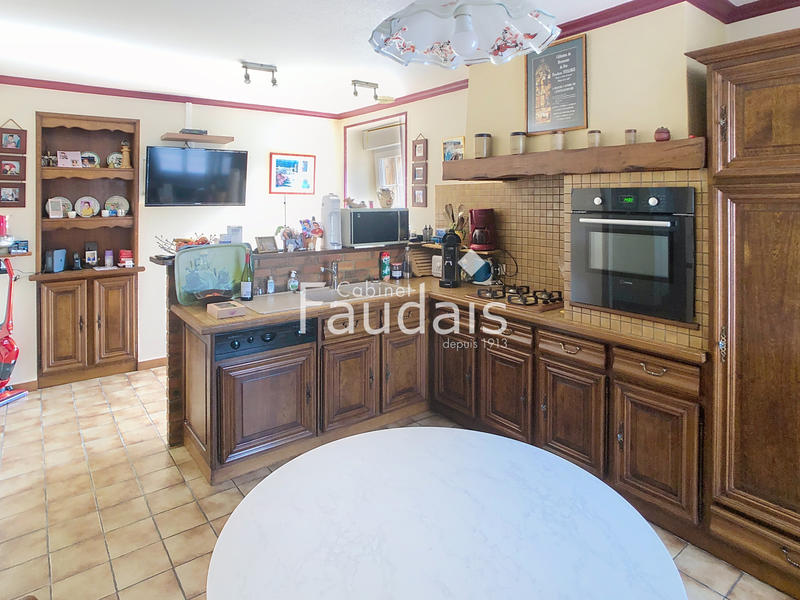 Maison - 240 m² - 9 pièces