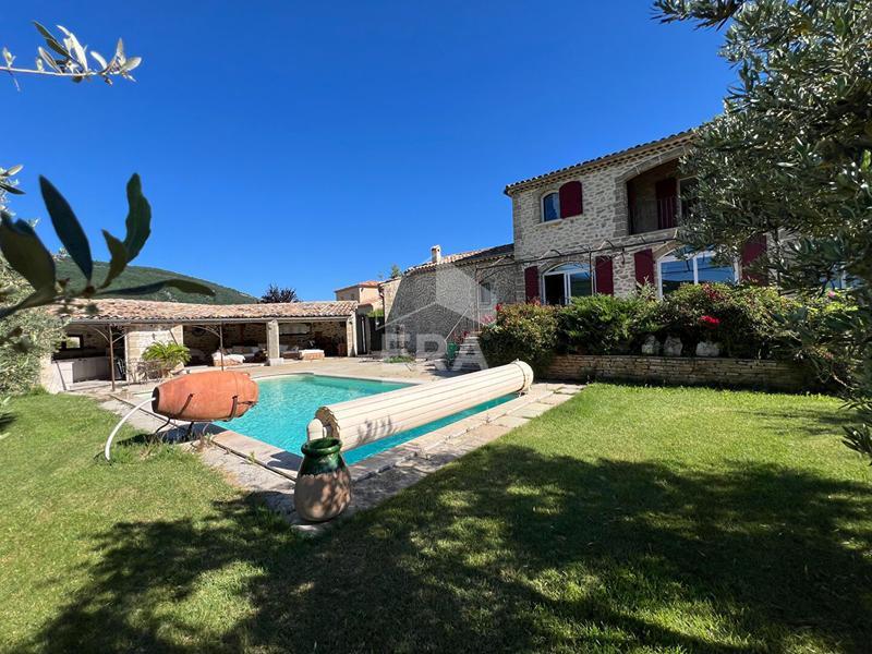 Maison - 188 m² - 5 pièces