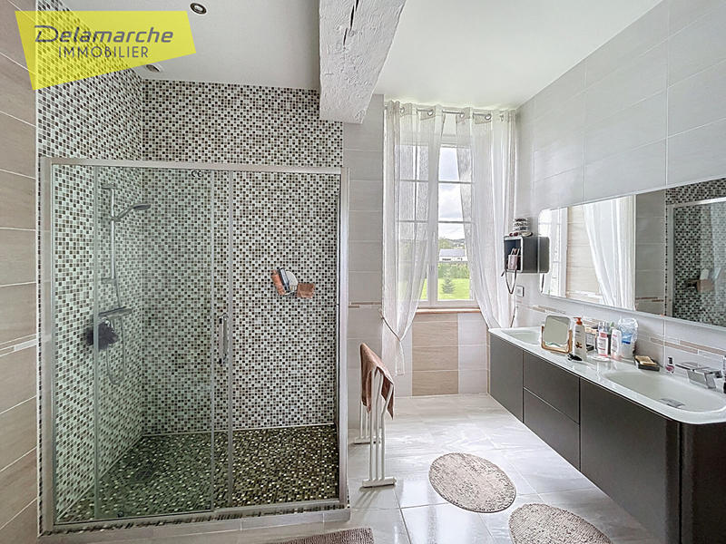 Maison - 294 m² - 9 pièces