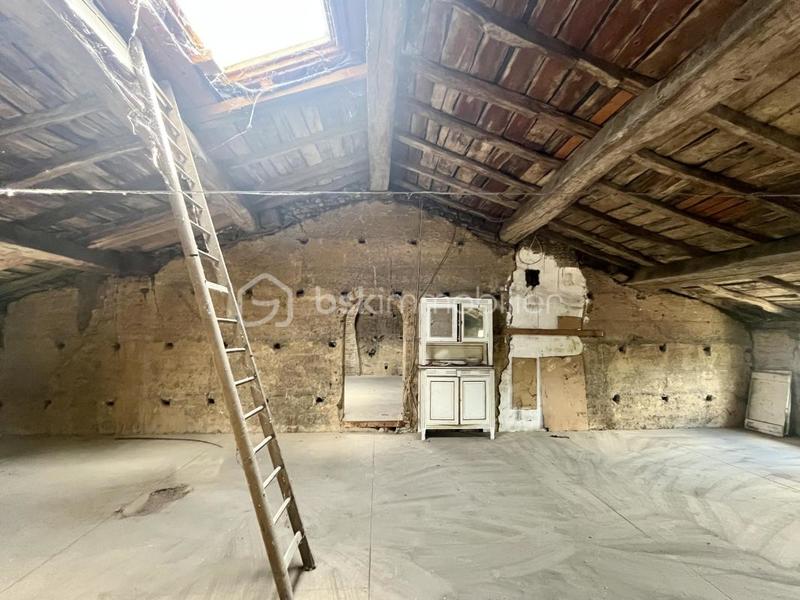 Appartement - 120 m² - 1 pièce