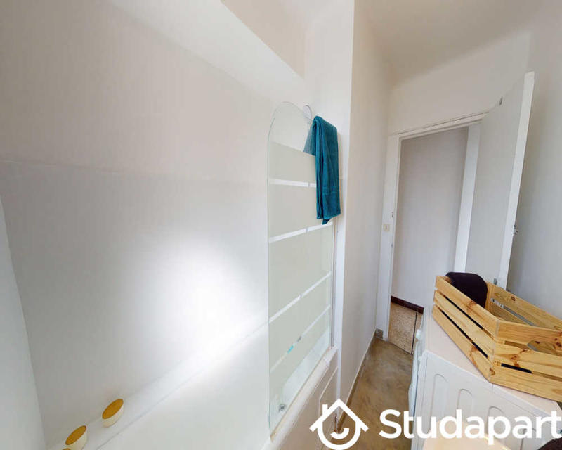 Chambre - 70 m² - 1 pièce