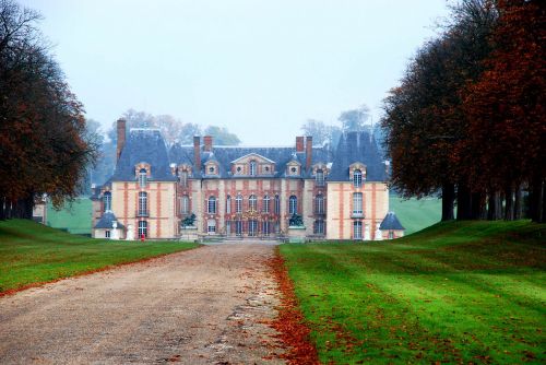 Les Vestiges du Château de Roissy en France