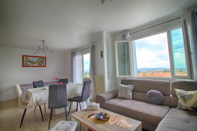 Appartement - 67 m² - 3 pièces