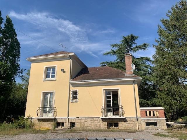 Maison ancienne - 202 m² - 8 pièces