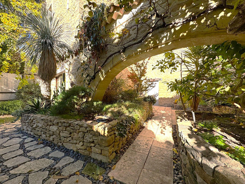 Maison - 274 m² - 10 pièces