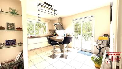 Maison - 181 m² - 5 pièces