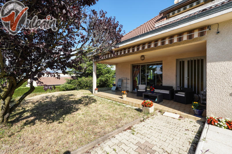 Maison - 207 m² - 5 pièces