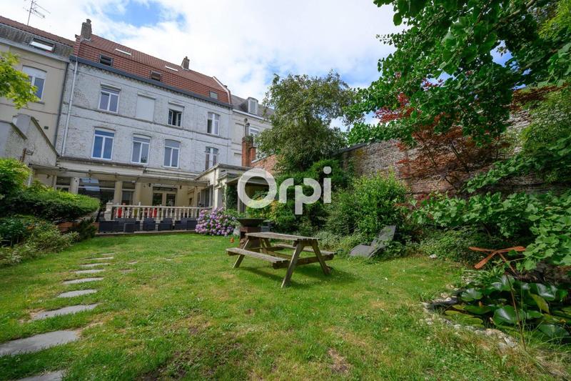 Maison de ville - 466 m² - 11 pièces