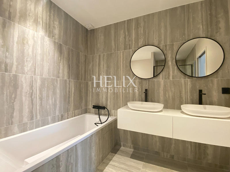 Maison - 204 m² - 5 pièces