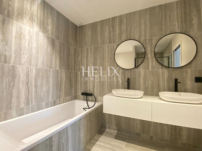 Maison - 204 m² - 5 pièces