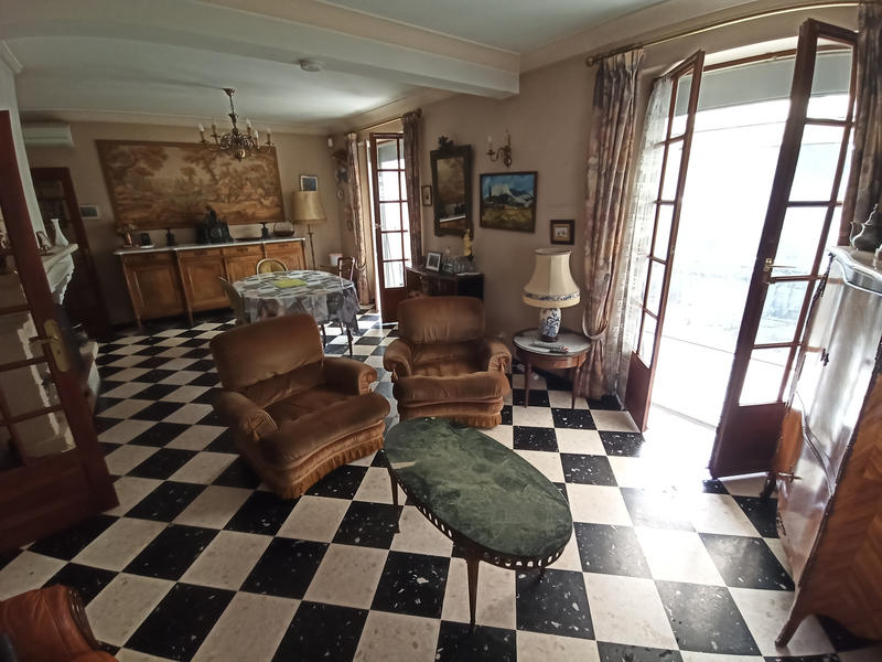 Maison - 187 m² - 7 pièces