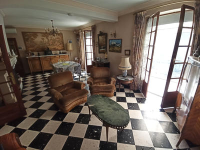 Maison - 187 m² - 7 pièces