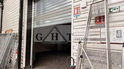 Entrepôt - 2 500 m²