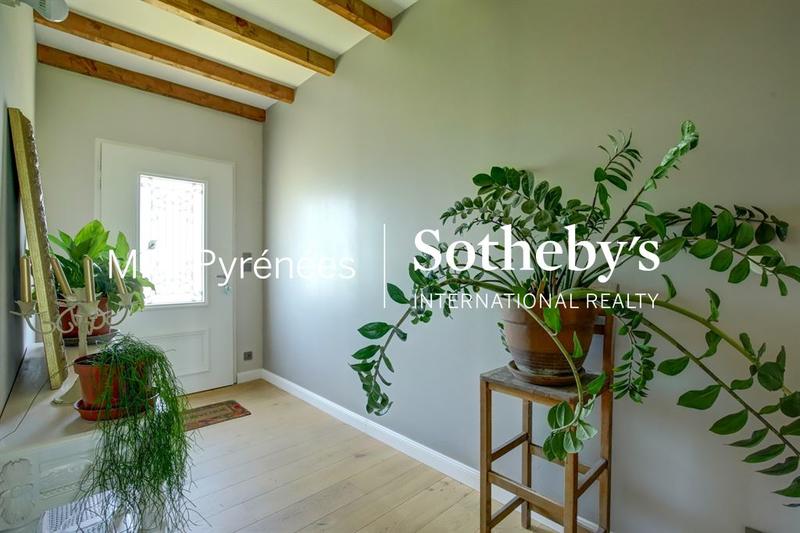 Maison - 228 m² - 8 pièces