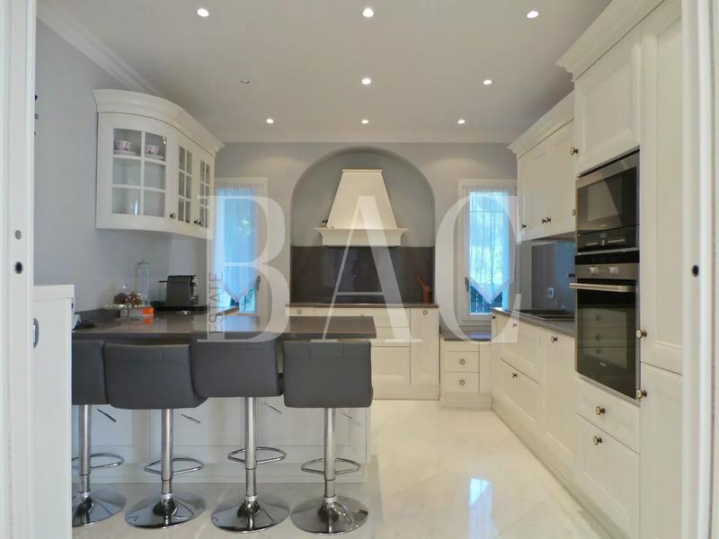 Villa - 550 m² - 14 pièces