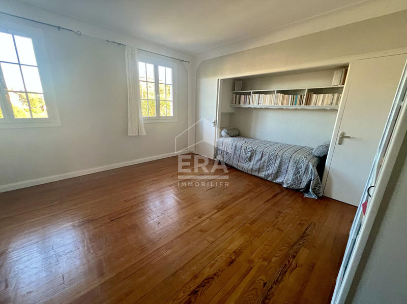 Maison - 198 m² - 8 pièces