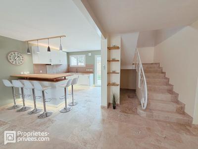 Maison - 99 m² - 5 pièces