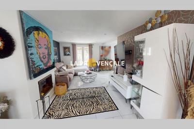 Maison - 167 m² - 10 pièces