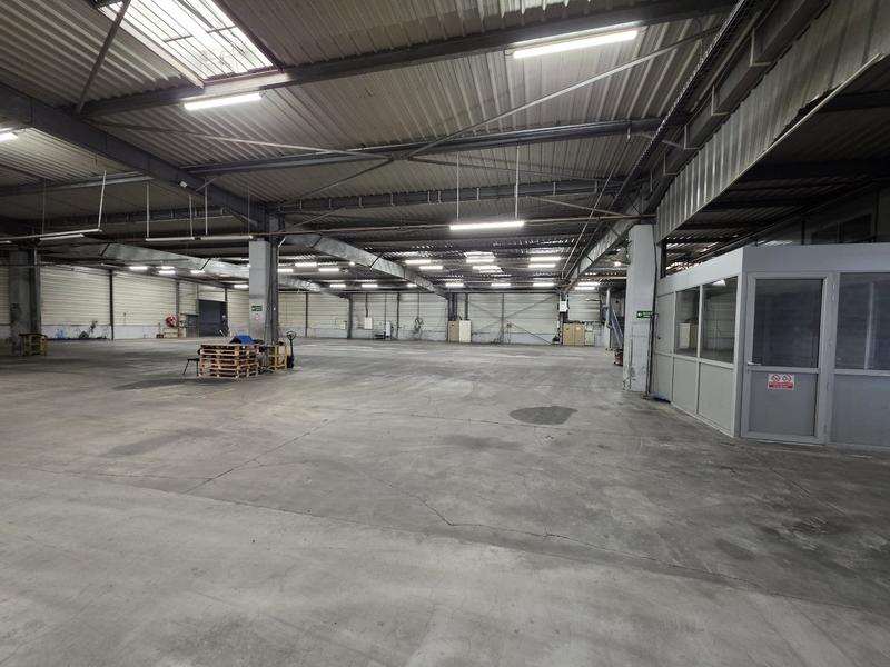Entrepôt - 2 860 m²