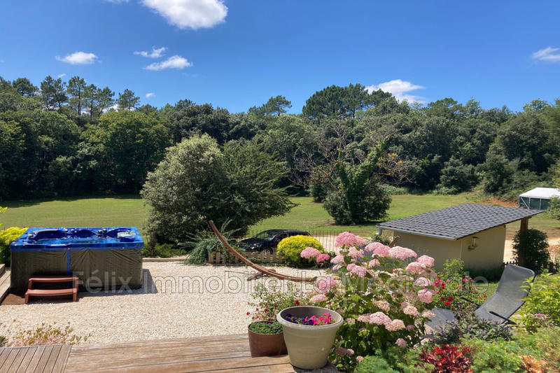 Propriété - 276 m² - 10 pièces