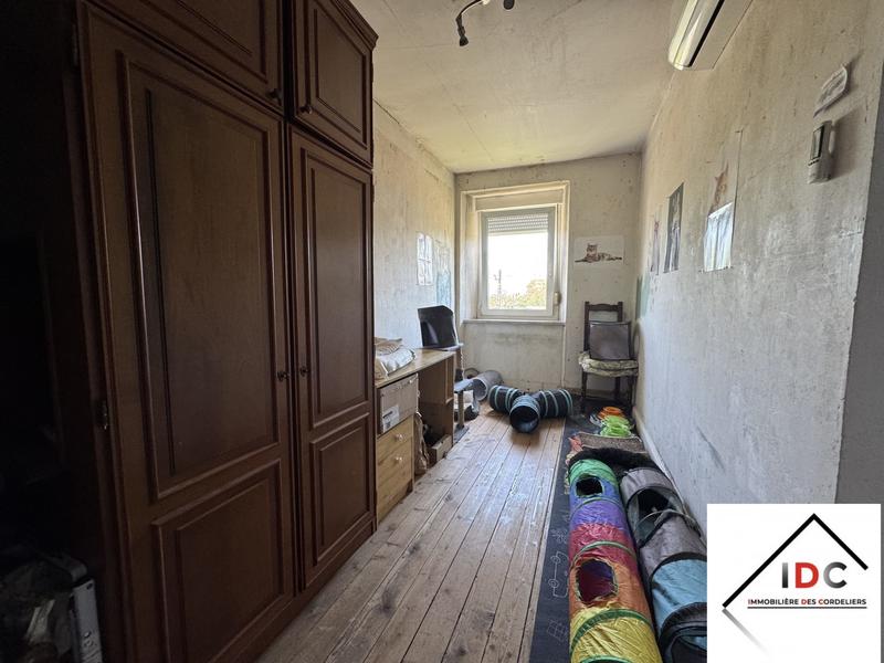 Maison - 213 m² - 3 pièces