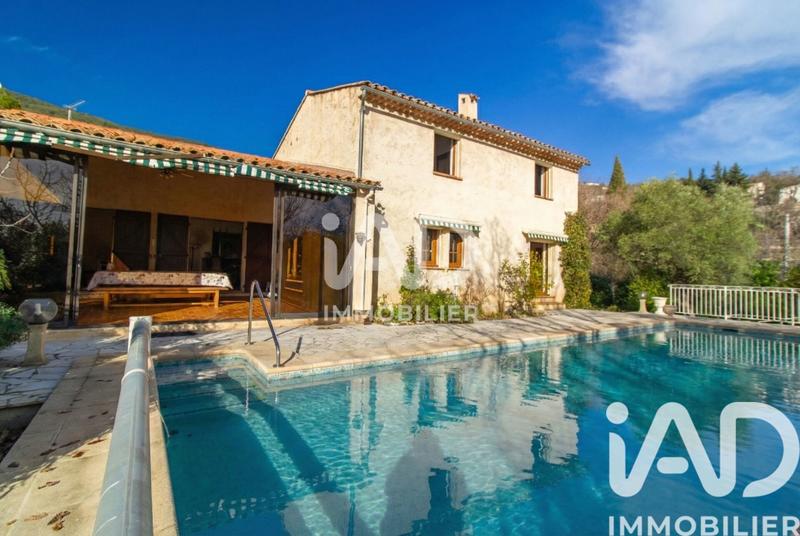 Maison - 141 m² - 5 pièces