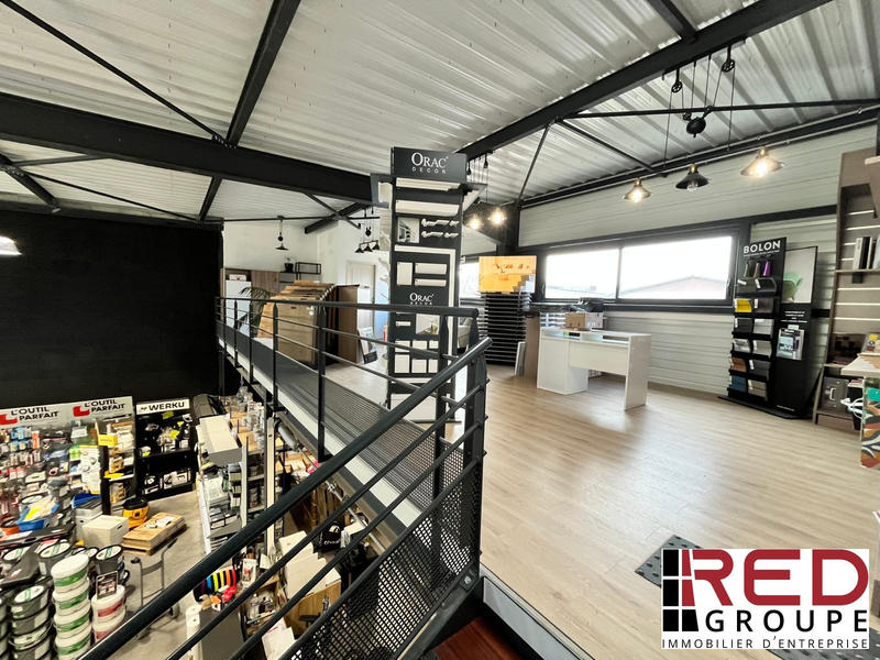 Local commercial - 215 m²