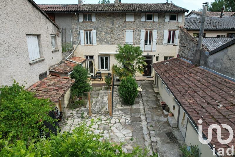 Maison - 280 m² - 9 pièces