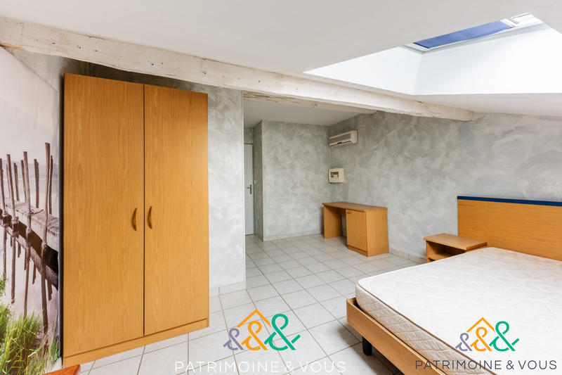 Local commercial - 1 175 m² - 28 pièces