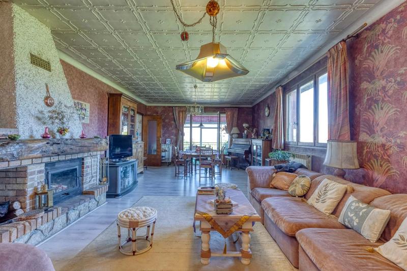 Maison - 217 m² - 10 pièces