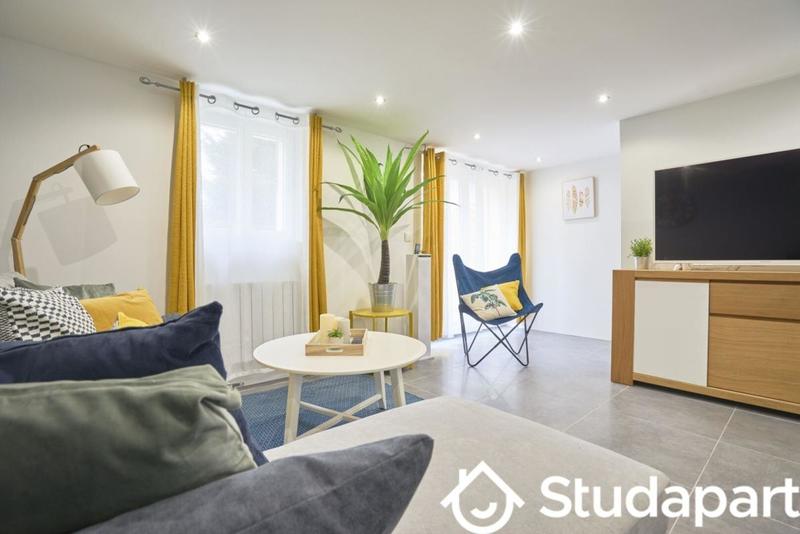 Chambre - 12 m² - 1 pièce