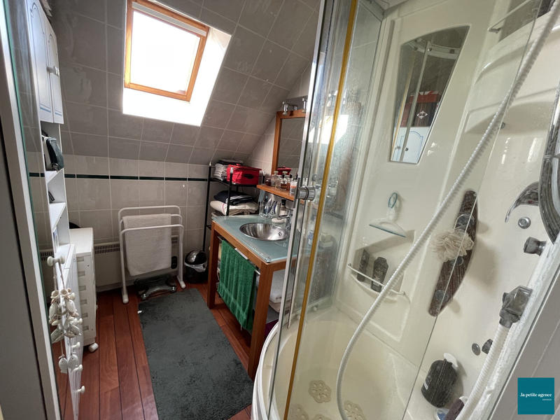 Maison traditionnelle - 128 m² - 7 pièces