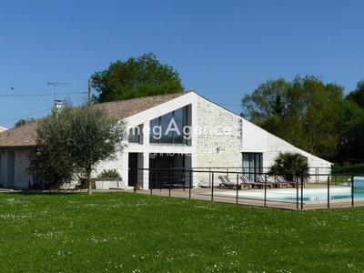 Maison de campagne - 330 m² - 9 pièces