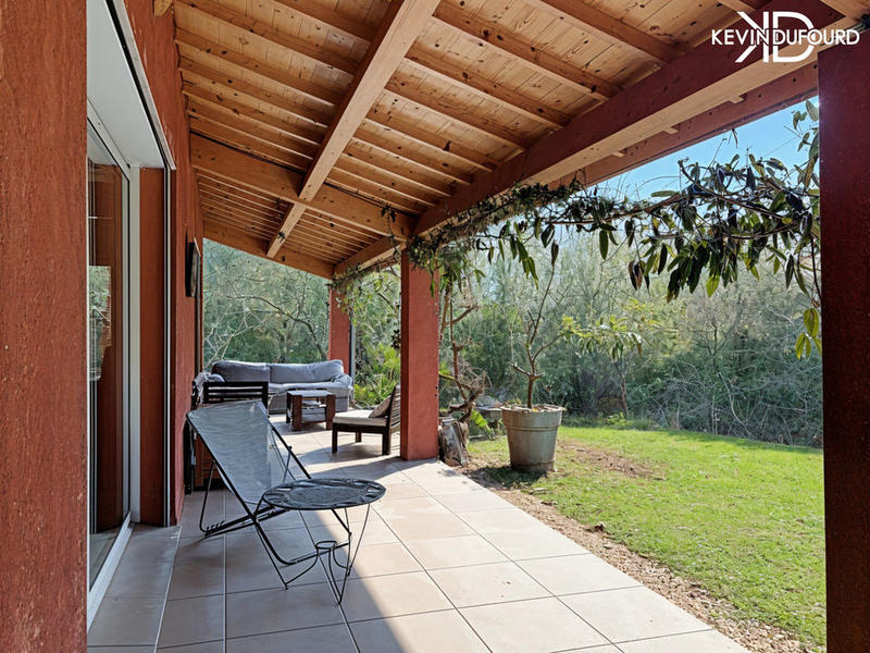 Maison - 200 m² - 9 pièces